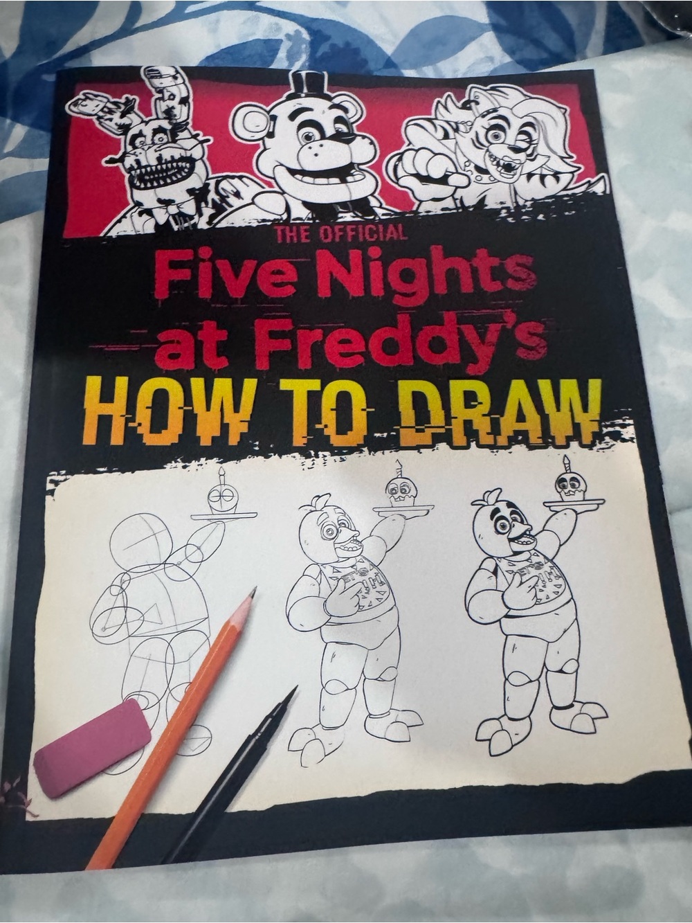 Scholastic Five Nights at Freddy's How to Draw Book - Black, Red, White